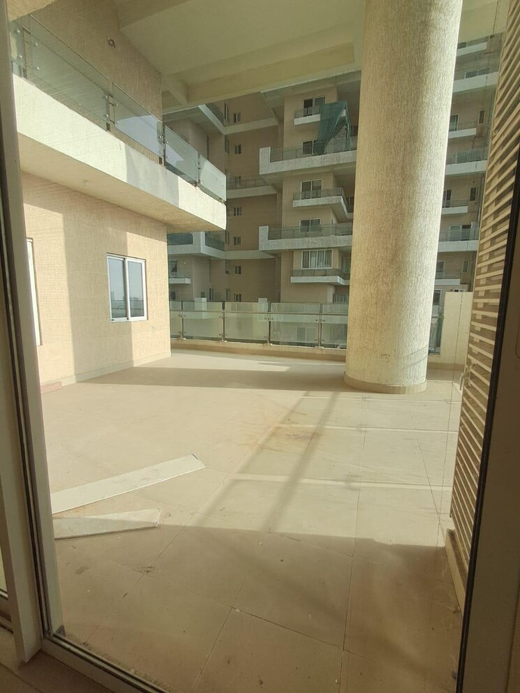 Balcony, indiabulls-sky-forest 3 Bedroom 1499 Sq.Ft. Apartment In Lower Parel Mumbai 9592407