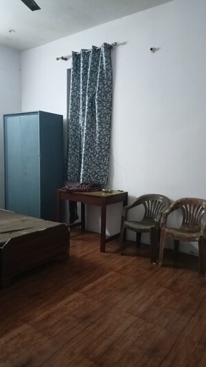 Living Room in 2 BHK Builder Floor at JakhaN-Rajpur Road – for Rent