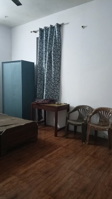 Living Room in 2 BHK Builder Floor at JakhaN-Rajpur Road – for Rent
