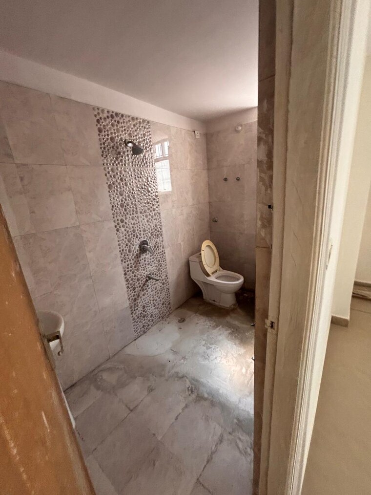 Bathroom, kokar 3 Bedroom 1650 Sq.Ft. Apartment In Kokar Ranchi 9592429