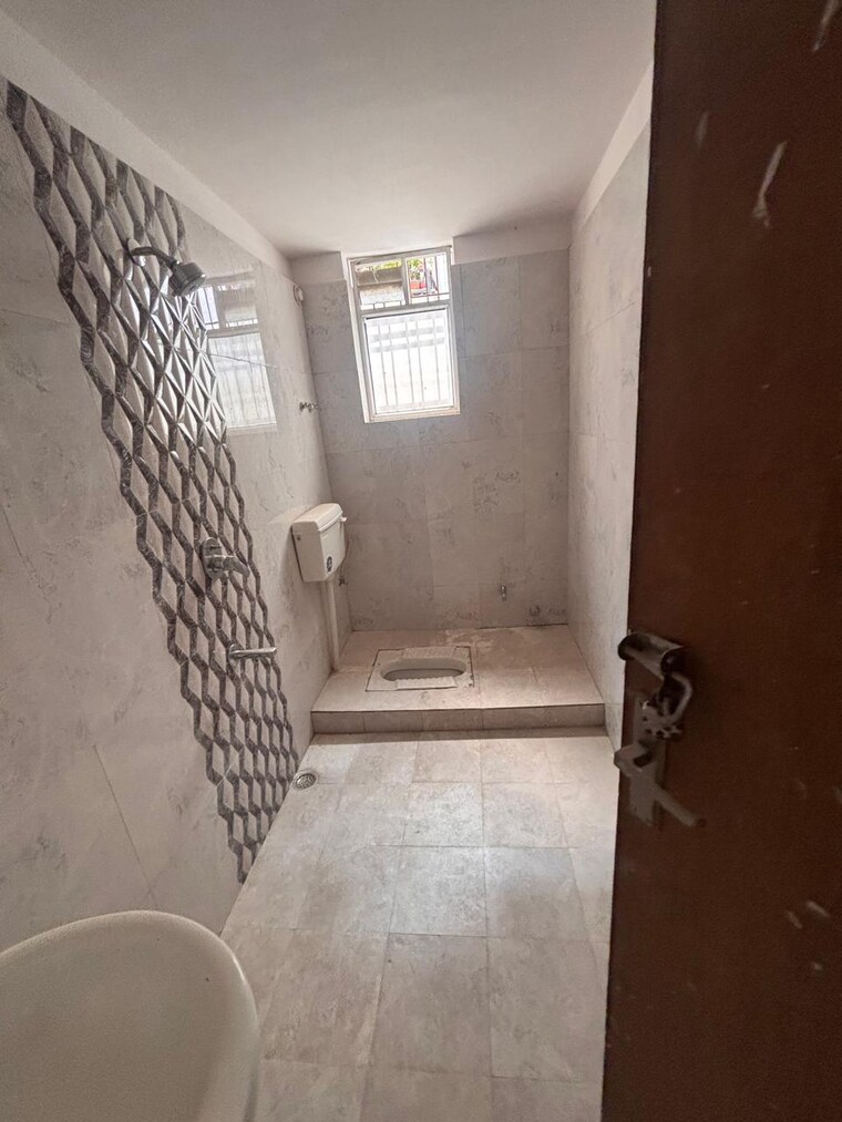 Bathroom, kokar 3 Bedroom 1650 Sq.Ft. Apartment In Kokar Ranchi 9592429