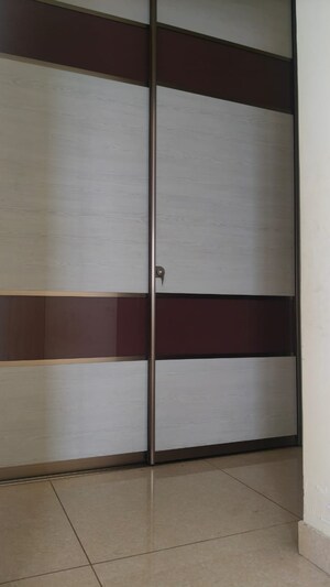 Room in 3 BHK Apartment at Prestige Falcon City, Konanakunte – for Rent