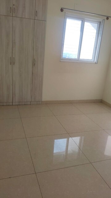 Room in 3 BHK Apartment at Prestige Falcon City, Konanakunte – for Rent