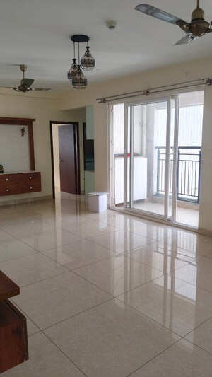 Room in 3 BHK Apartment at Prestige Falcon City, Konanakunte – for Rent