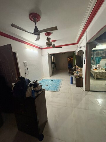 Room in 4 BHK Apartment at Saket Towers Chs Ltd, Thane West – for Rent