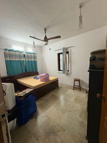 Bedroom in 4 BHK Apartment at Saket Towers Chs Ltd, Thane West – for Rent