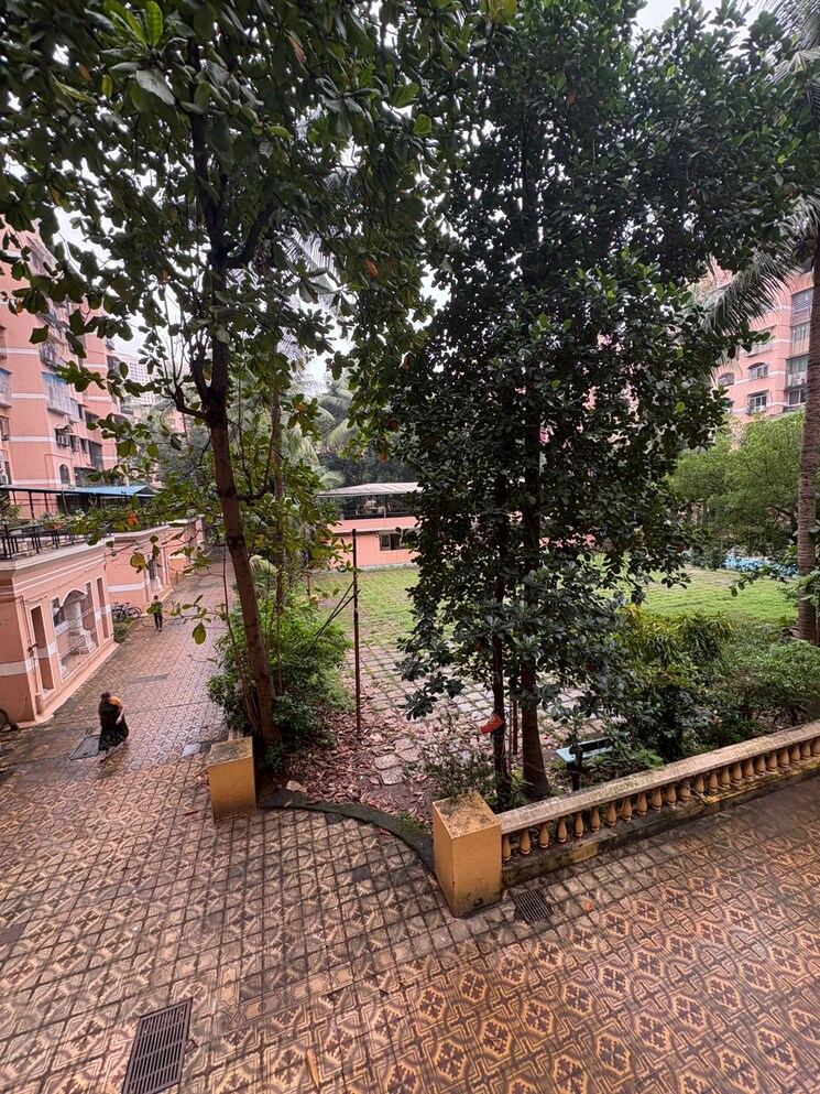 Balcony, saket-towers-chs-ltd 4 Bedroom 1500 Sq.Ft. Apartment In Thane West Thane 9592449