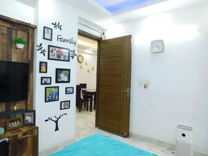Room in 3 BHK Builder Floor at Chattarpur – for Rent