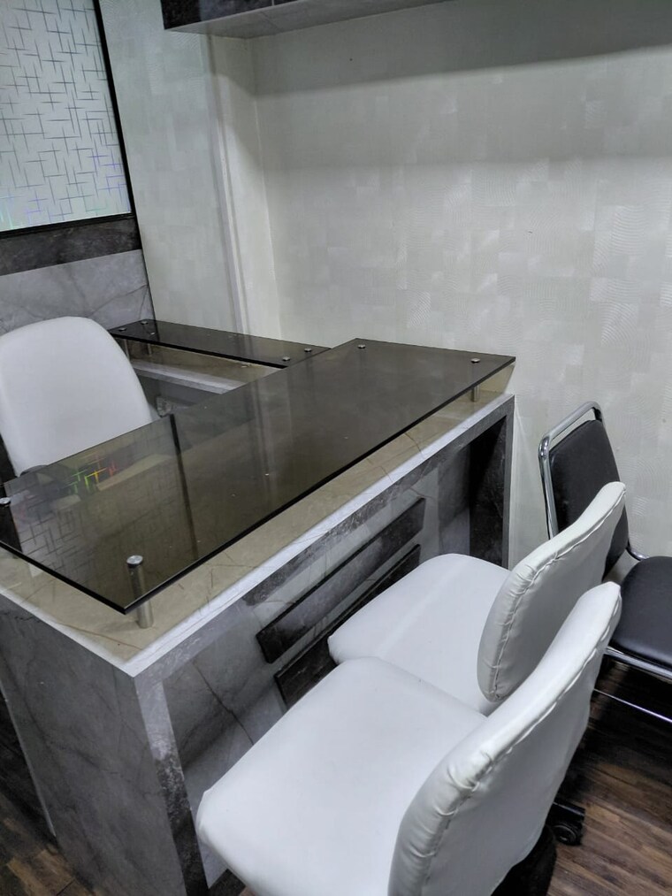 Team Area, park street Commercial Office Space 700 Sq.Ft. In Park Street Kolkata 9592505