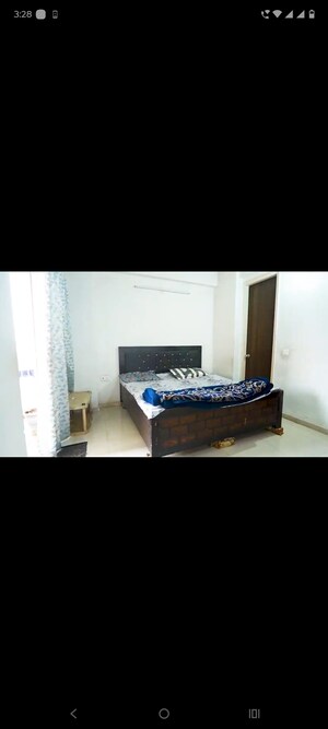 2.5 BHK Apartment For Rent in Gaur City 2 - 14th Avenue, Sector 16c Greater Noida