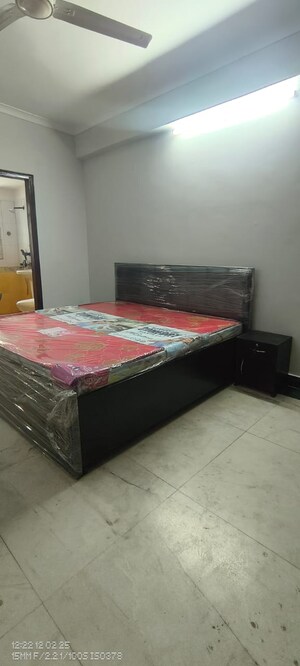 Bedroom in 3.5 BHK Apartment at Aims Golf City, Sector 75 – for Rent