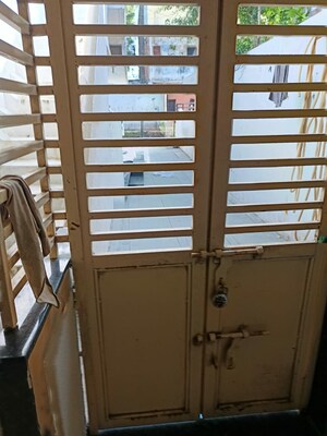 Staircase in 2.5 BHK Villa at Sabarmati – for Rent