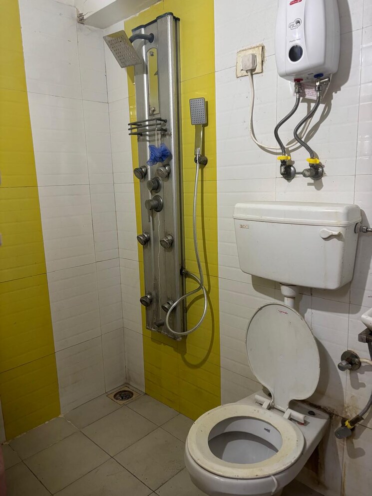 Bathroom, krishna-vastu-apartment 1 Bedroom 455 Sq.Ft. Apartment In Malad West Mumbai 9592626