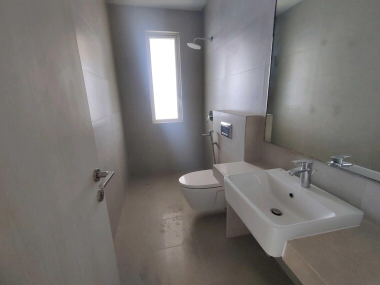 Bathroom, indiabulls-sky-forest 3 Bedroom 1790 Sq.Ft. Apartment In Lower Parel Mumbai 9592612