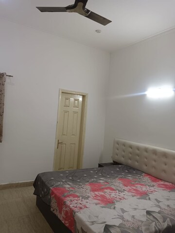 Room in 5 BHK Villa at Paramount Golfforeste Villas, Zeta I Greater Noida – for Rent