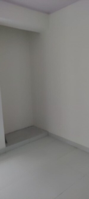 Room in 2 BHK Apartment at Gaur Saundaryam, Tech Zone 4 Greater Noida – for Rent