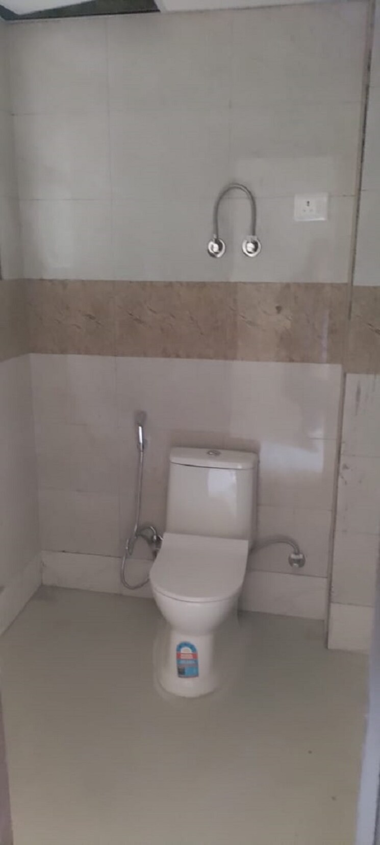 Bathroom, gaur-saundaryam 2 Bedroom 930 Sq.Ft. Apartment In Tech Zone 4 Greater Noida Greater Noida 9592691