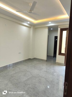 Room in 3 BHK Builder Floor at Saket – for Rent