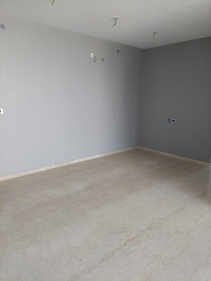 Room in 4 BHK Apartment at Oberoi Sky City, Borivali East – for Sale