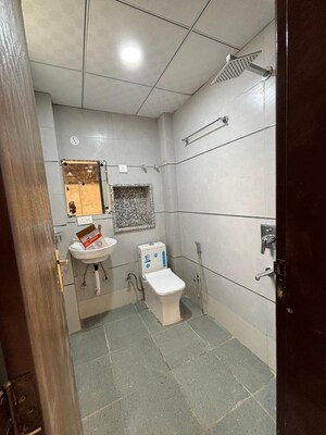 Attached Bathroom in 3 BHK Builder Floor at Sector 52 – for Rent