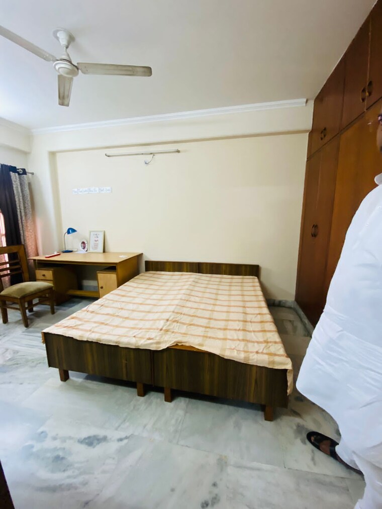 Room, gomti nagar Pg For Boys & Girls In Gomti Nagar 9592962