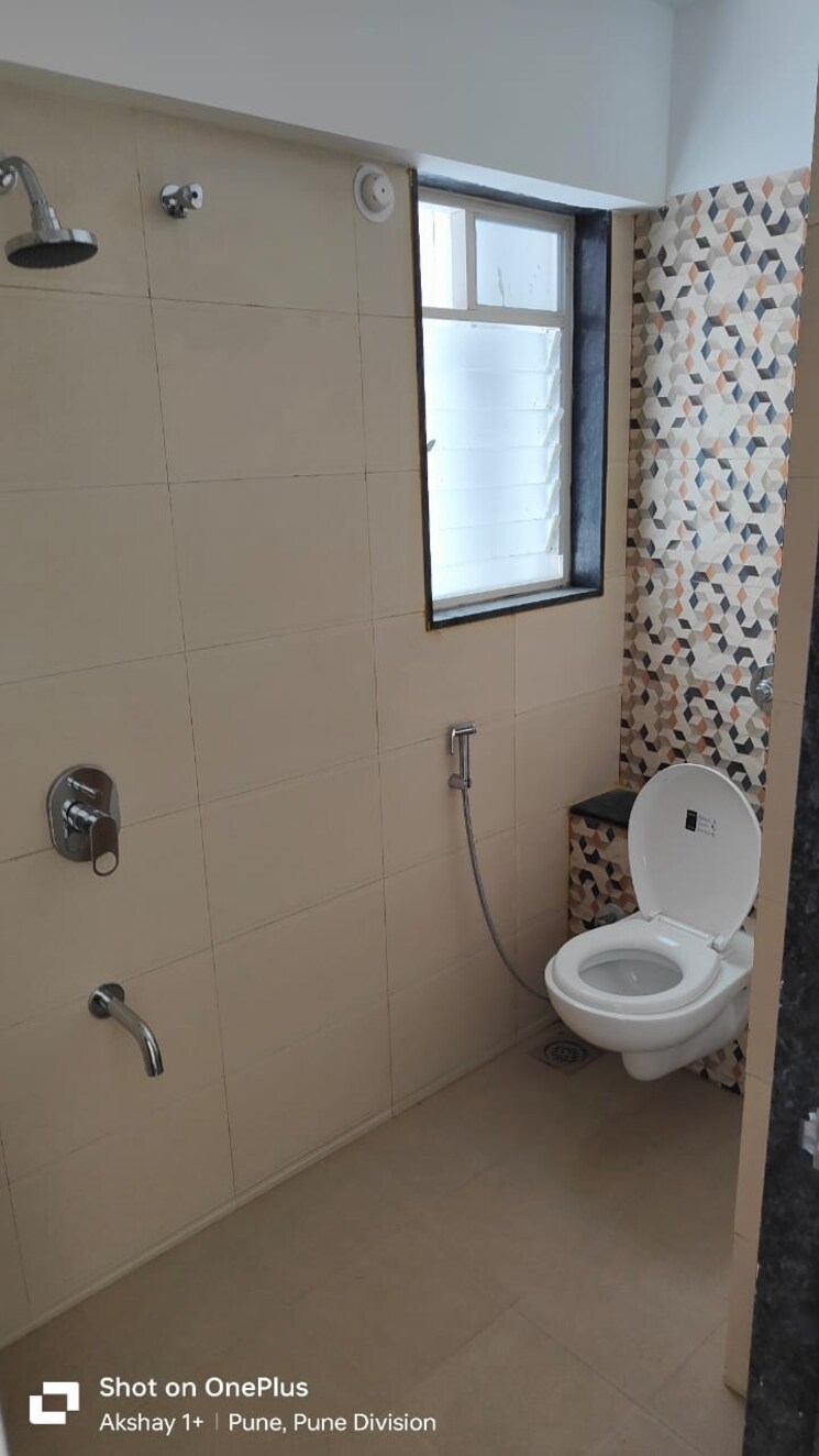 Bathroom, akshay-yash-grecia 3 Bedroom 806 Sq.Ft. Apartment In Dhanori Pune 9592915
