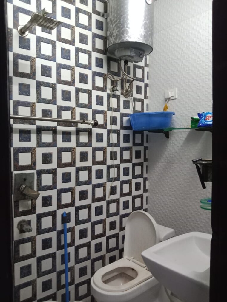 Bathroom, gaur-saundaryam 2 Bedroom 890 Sq.Ft. Apartment In Tech Zone 4 Greater Noida Greater Noida 9593034
