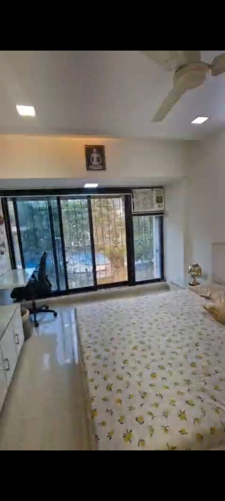 Bedroom, goregaon-west-view-chs 3 Bedroom 1400 Sq.Ft. Apartment In Goregaon West Mumbai 9593043
