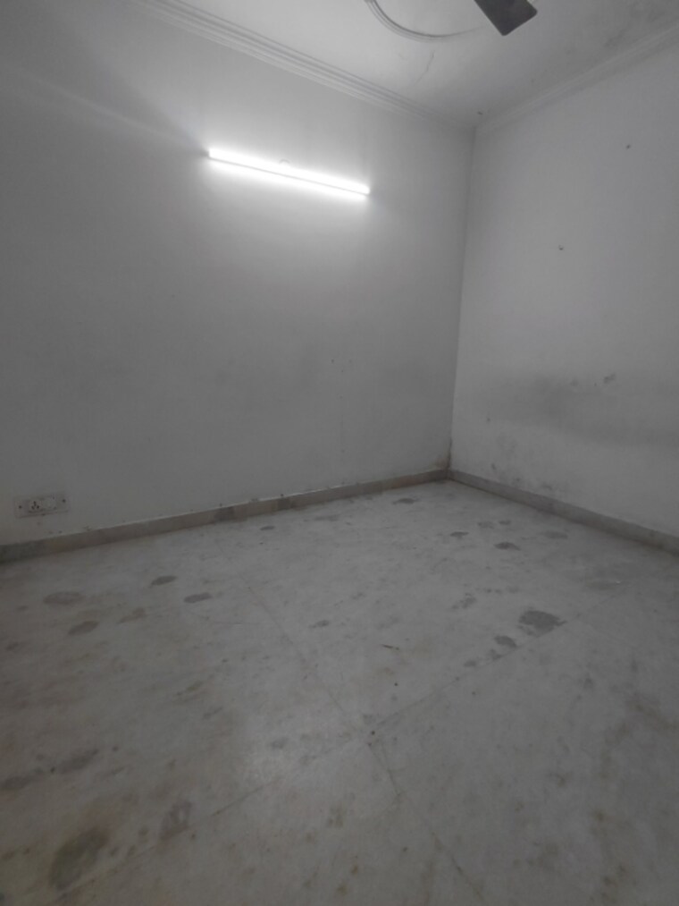 Room, janakpuri 2 Bedroom 750 Sq.Ft. Apartment In Janakpuri Delhi 9593081