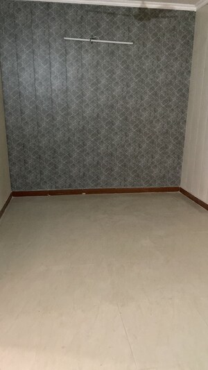 Room in 2 BHK Builder Floor at New Palam Vihar Phase 1 – for Rent