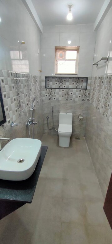 Bathroom in 4 BHK Independent House at Aldona – for Rent