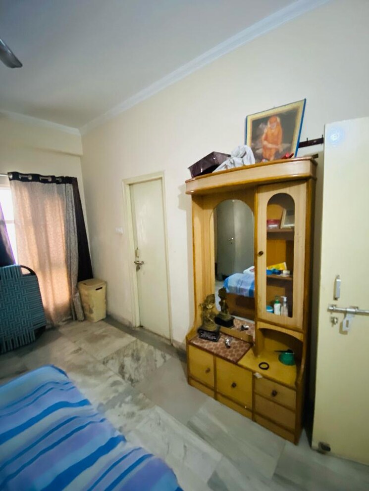 Room, gomti nagar Pg For Boys & Girls In Gomti Nagar 9593147