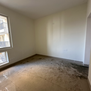 Room in 3 BHK Apartment at Sare Home, Sector 92 – for Sale