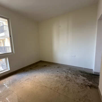 Room in 3 BHK Apartment at Sare Home, Sector 92 – for Sale