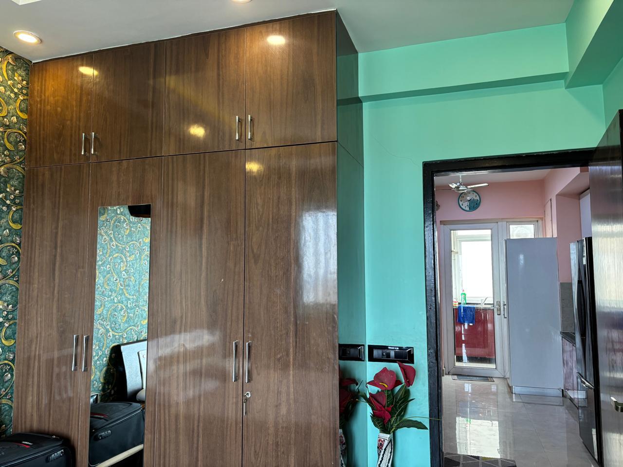 3.5 BHK + Servant Room Apartment For Rent in Unitech Fresco