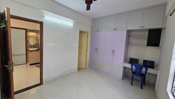 Room in 3 BHK Apartment at Pai Layout – for Rent