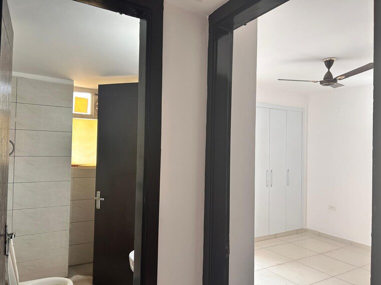 Room, motia-citi-royal-business-park 3 Bedroom 1460 Sq.Ft. Apartment In Ambala Highway Zirakpur 9593570