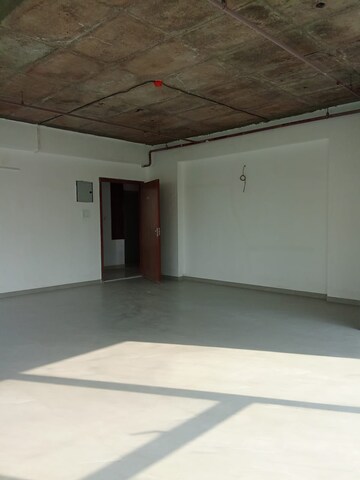 Room in  Office Space at Maxcap Centre, Andheri West – for Rent