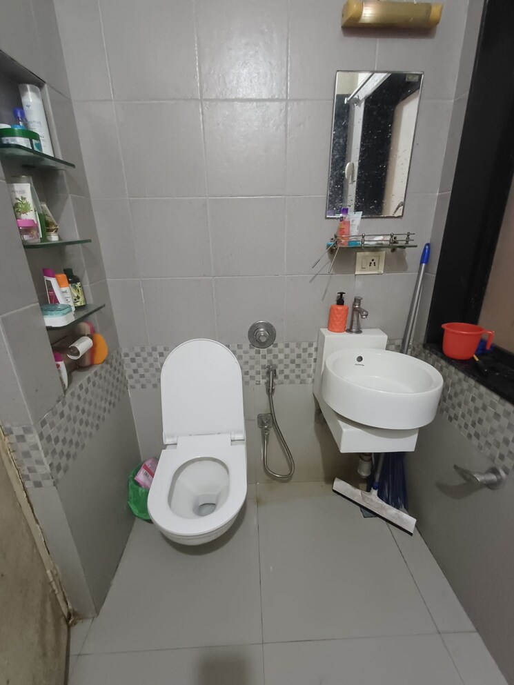 Attached Bathroom, k-raheja-raheja-residency 2 Bedroom 800 Sq.Ft. Apartment In Malad East Mumbai 9593580