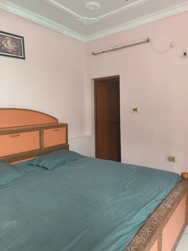 Room, gomti nagar Pg For Boys & Girls In Gomti Nagar 9593582
