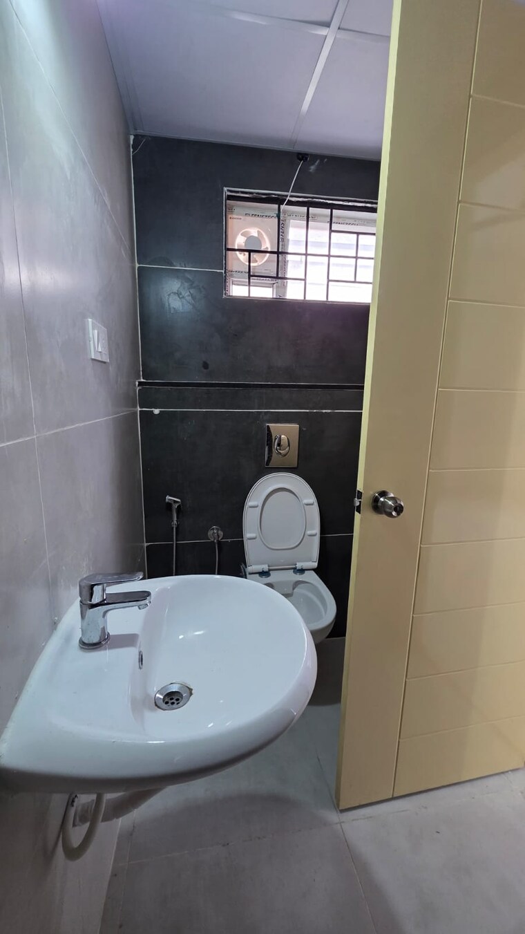 Bathroom, pai layout 3 Bedroom 1560 Sq.Ft. Apartment In Pai Layout Bangalore 9593588