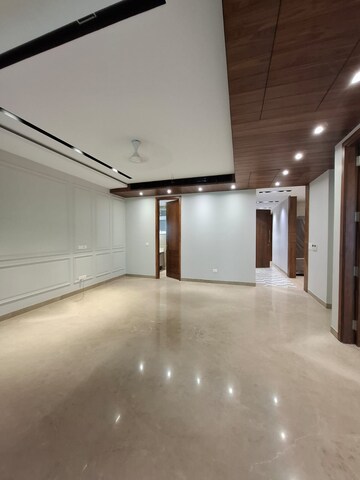 Room in 3 BHK Builder Floor at DLF Atria, Dlf Phase ii – for Sale