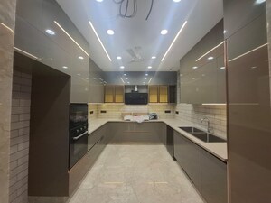 Kitchen in 3 BHK Builder Floor at DLF Atria, Dlf Phase ii – for Sale