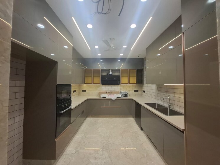 Kitchen, dlf-atria 3 Bedroom 1935 Sq.Ft. Builder Floor In Dlf Phase ii Gurgaon 9593676