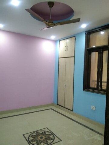 Room in 3 BHK Builder Floor at Sector 12 Dwarka – for Rent