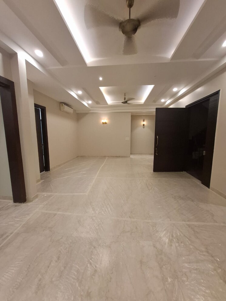 Room, dlf-atria 4 Bedroom 2700 Sq.Ft. Builder Floor In Dlf Phase ii Gurgaon 9593740