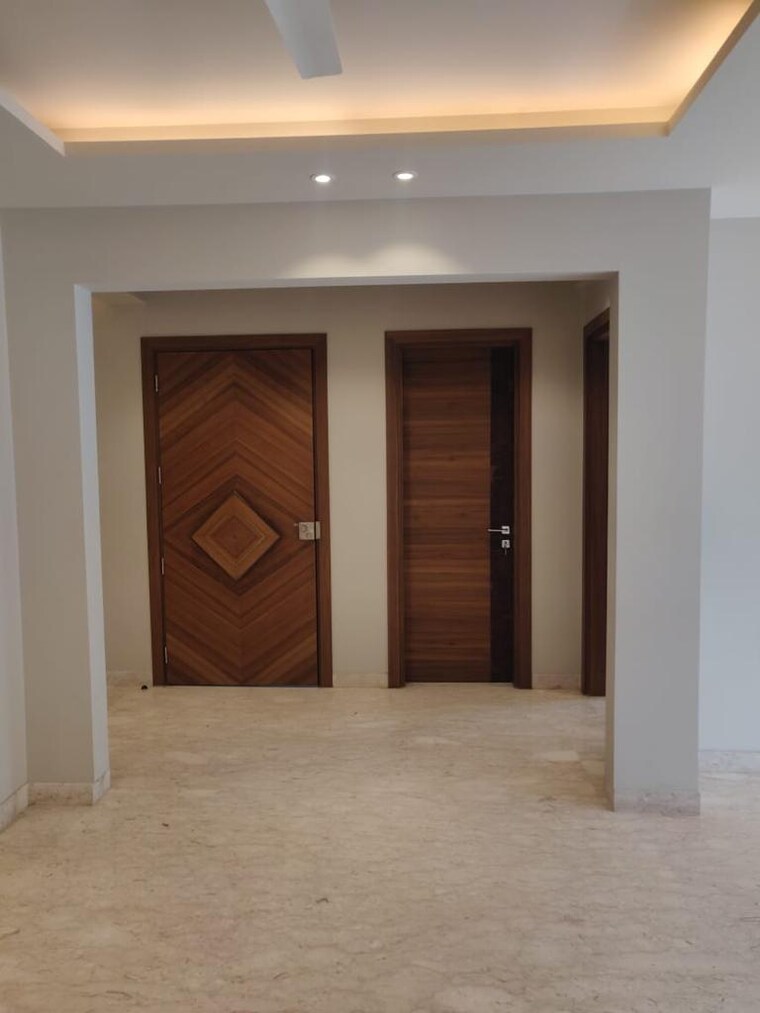 Room, safdarjung development area 4 Bedroom 2200 Sq.Ft. Builder Floor In Safdarjung Development Area Delhi 9593758