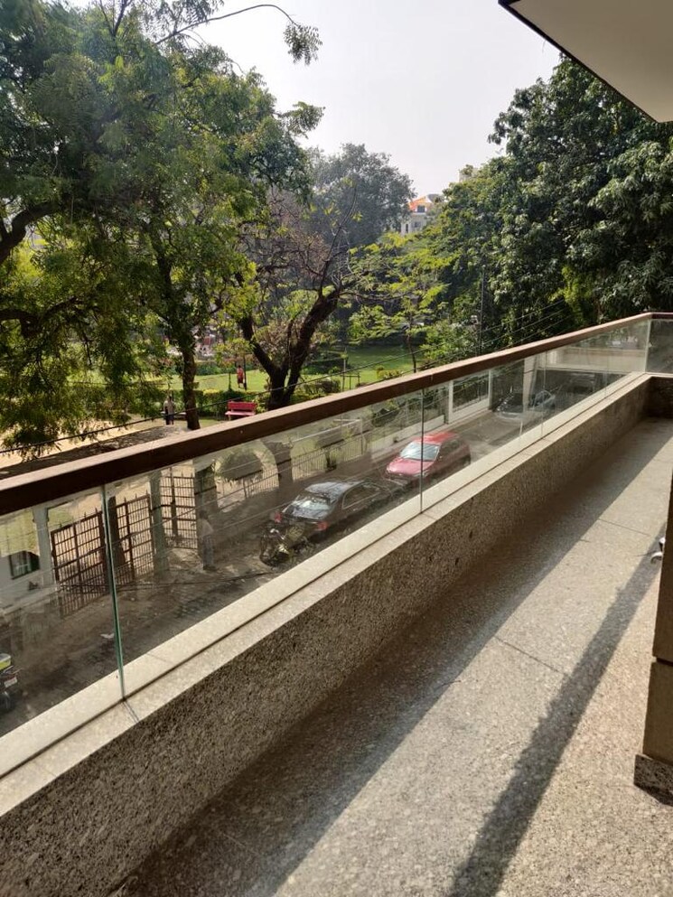 Balcony, safdarjung development area 4 Bedroom 2200 Sq.Ft. Builder Floor In Safdarjung Development Area Delhi 9593758