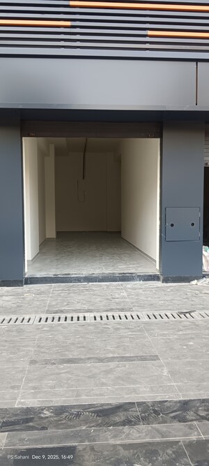  Shop For Rent in Everest World Lilac, Kolshet Road