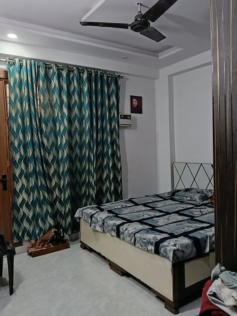 Bedroom, panchsheel enclave 4 Bedroom 150 Sq.Yd. Builder Floor In Panchsheel Enclave Ghaziabad 9593862